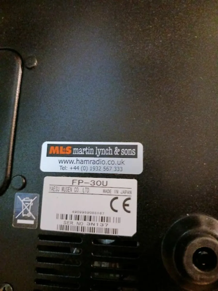 Yaesu FT-897D Amateur Radio & Power Supply - Image 4
