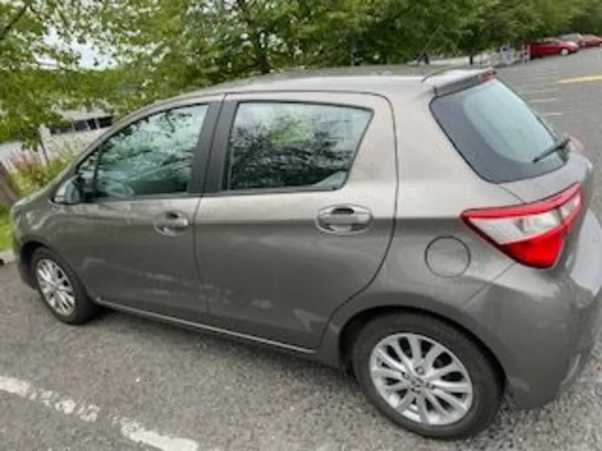 Toyota Yaris 2017 - Image 4