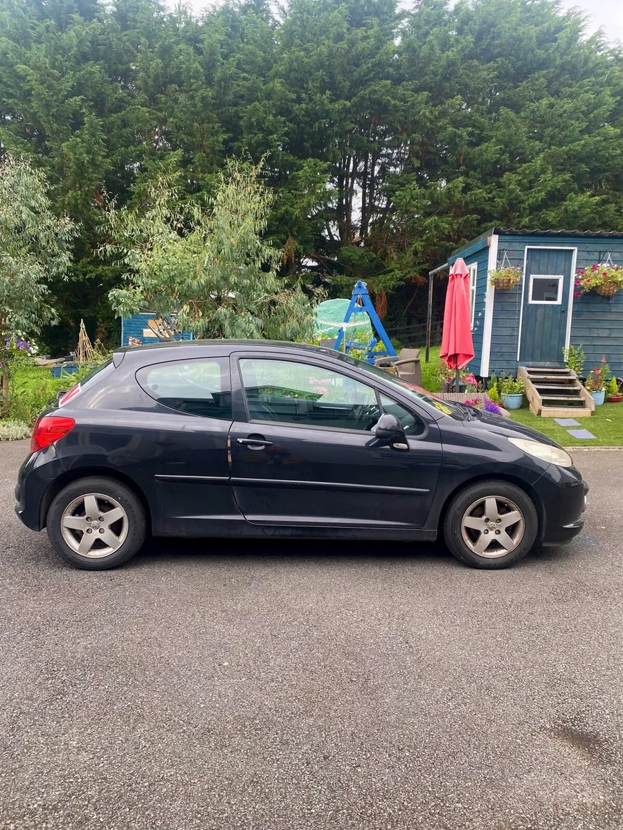 Car - Image 3