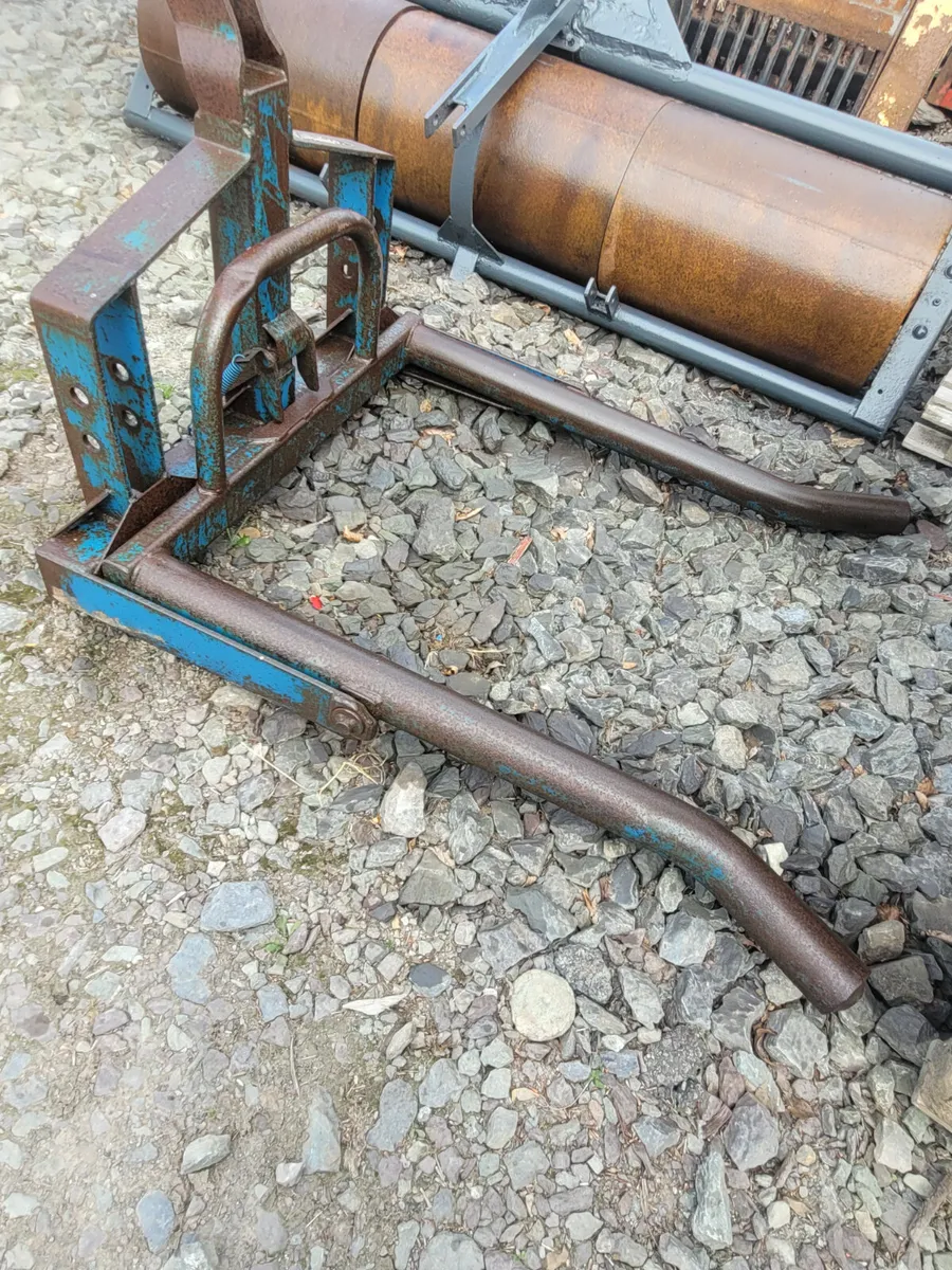 Gibney Single Bale Handler - Image 1