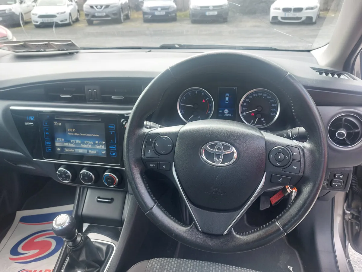Toyota Corolla 2017 - Image 4