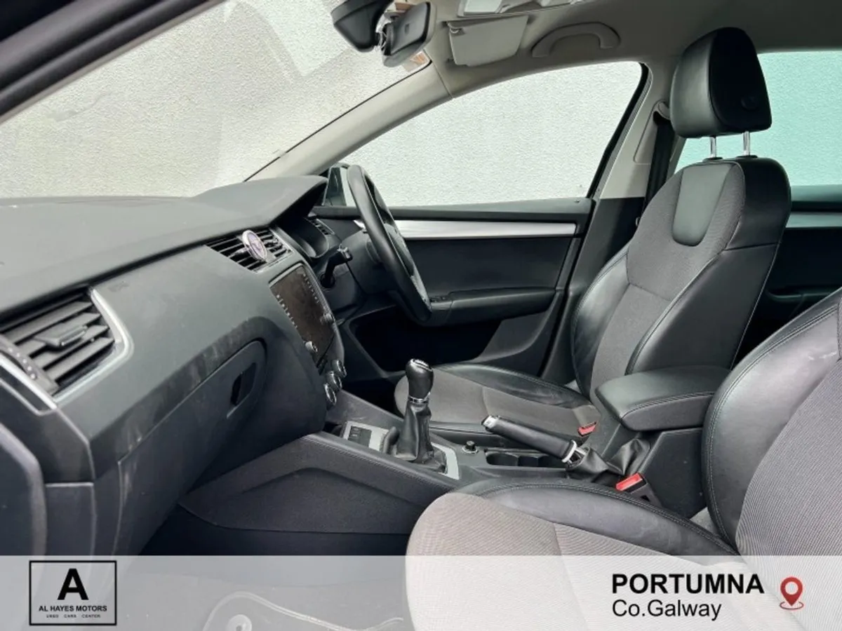 Skoda Octavia Combi Soleil 1.6tdi 115HP - Image 3