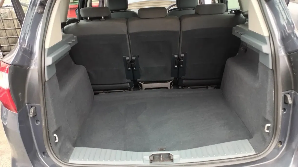 Ford C-Max Petrol, tax & test - Image 4