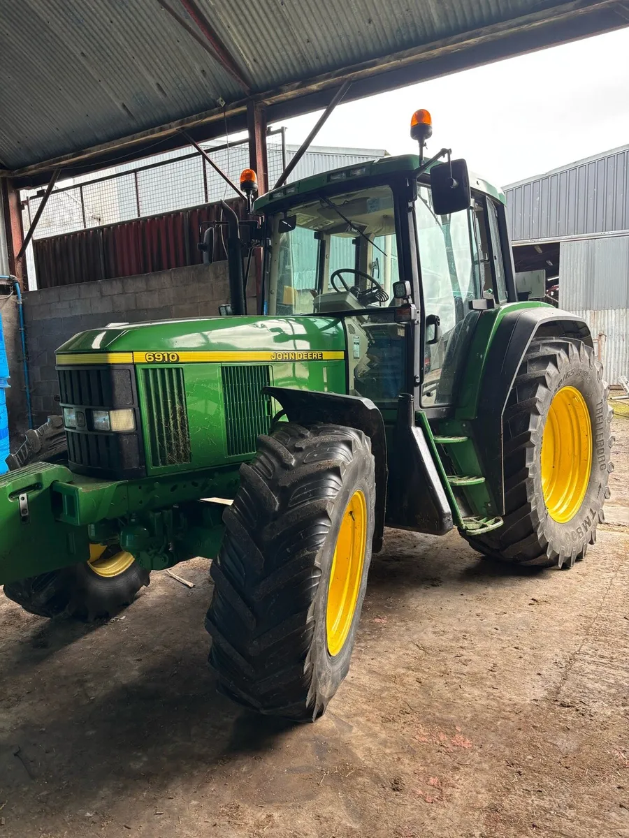John Deere 6910 - Image 1
