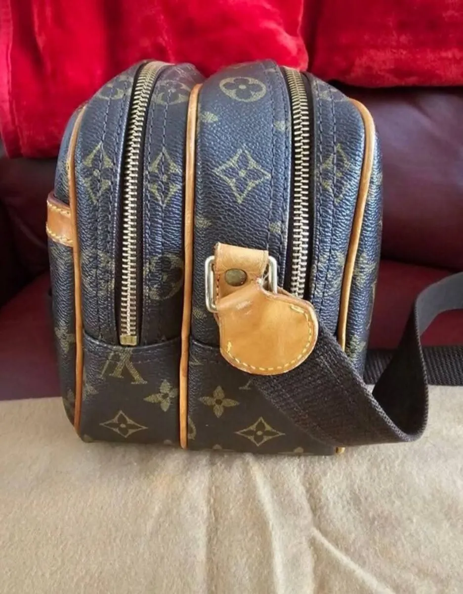 LV Mens reporter bag VINTAGE Exellent condition. - Image 2