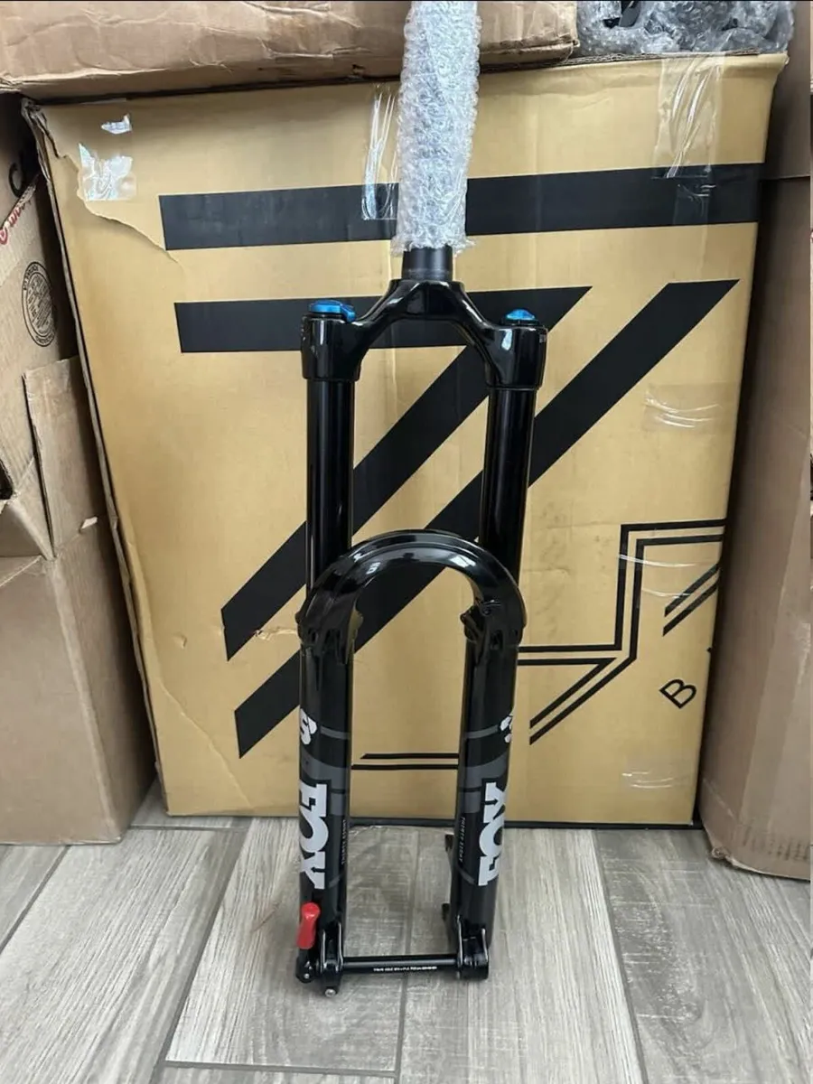 FOX PERFORMANCE SERIES 38 FLOAT 29 180MM GRIP NEW - Image 1
