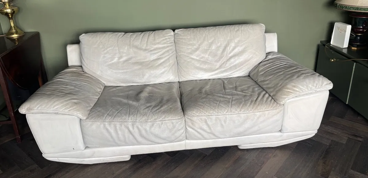 Couches - Image 4