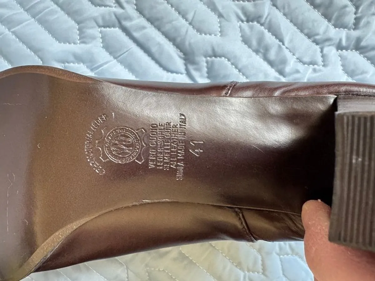Unbelievably Soft, Comfortably Stylish Italian Leather Shoes. Valmy Moda. Less Than Half Price Paid. - Image 2