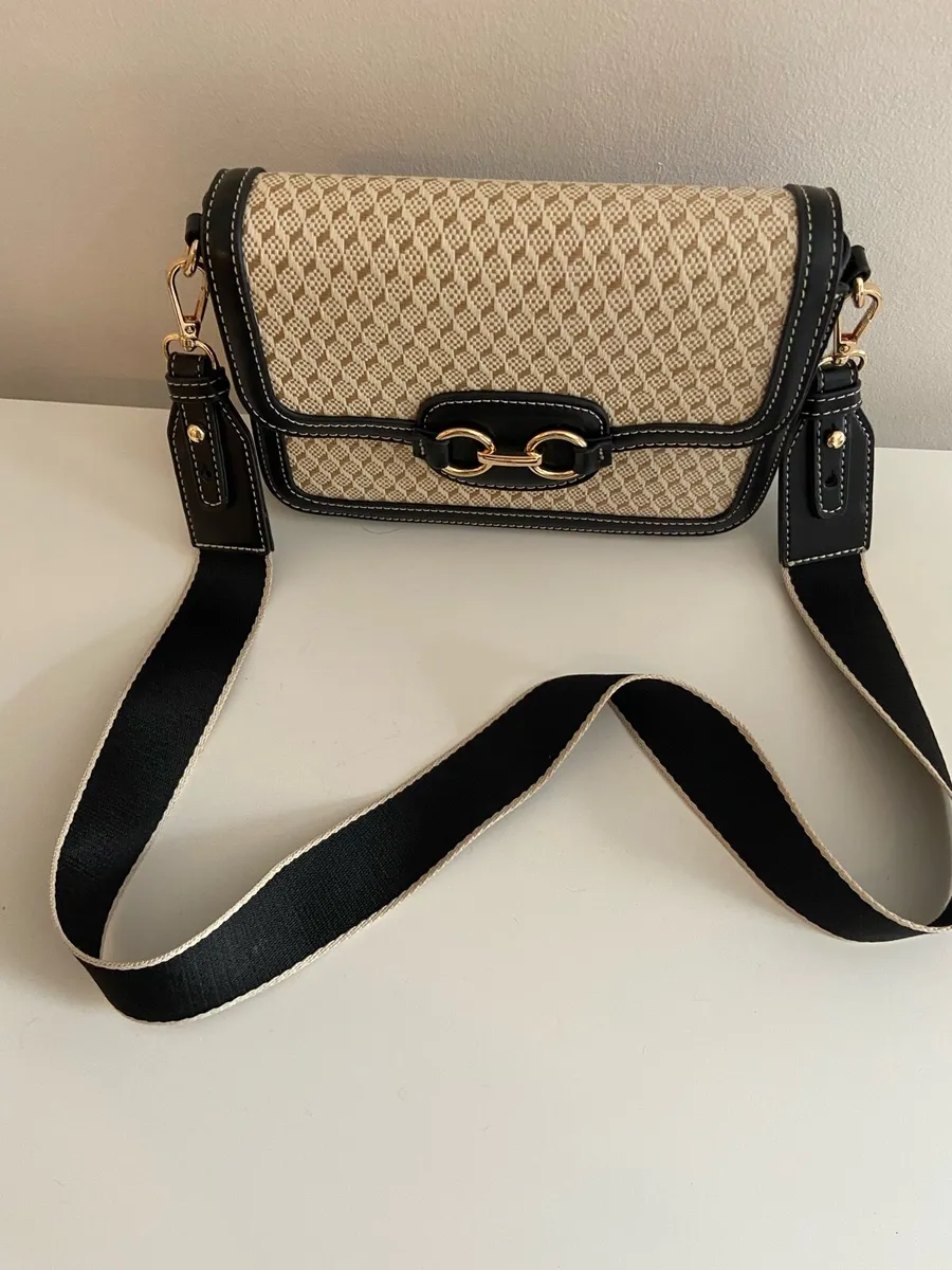 Snaffle themed handbag - Image 3