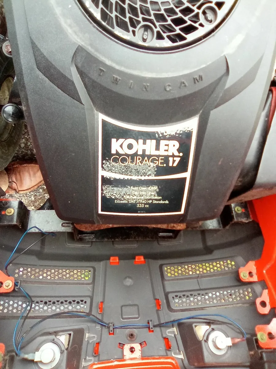 Husqvarna ride on lawnmower - Image 2