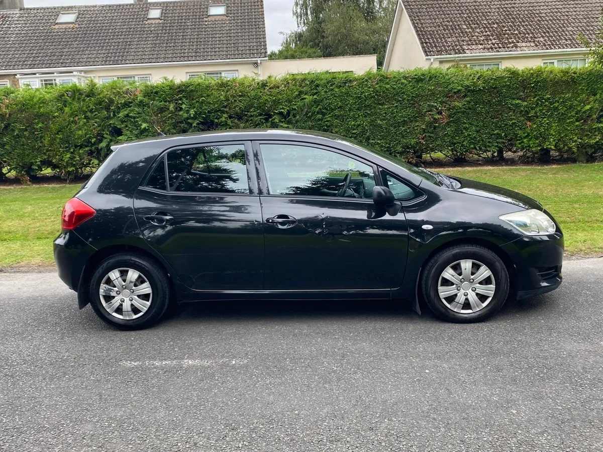 Toyota Auris - Image 2