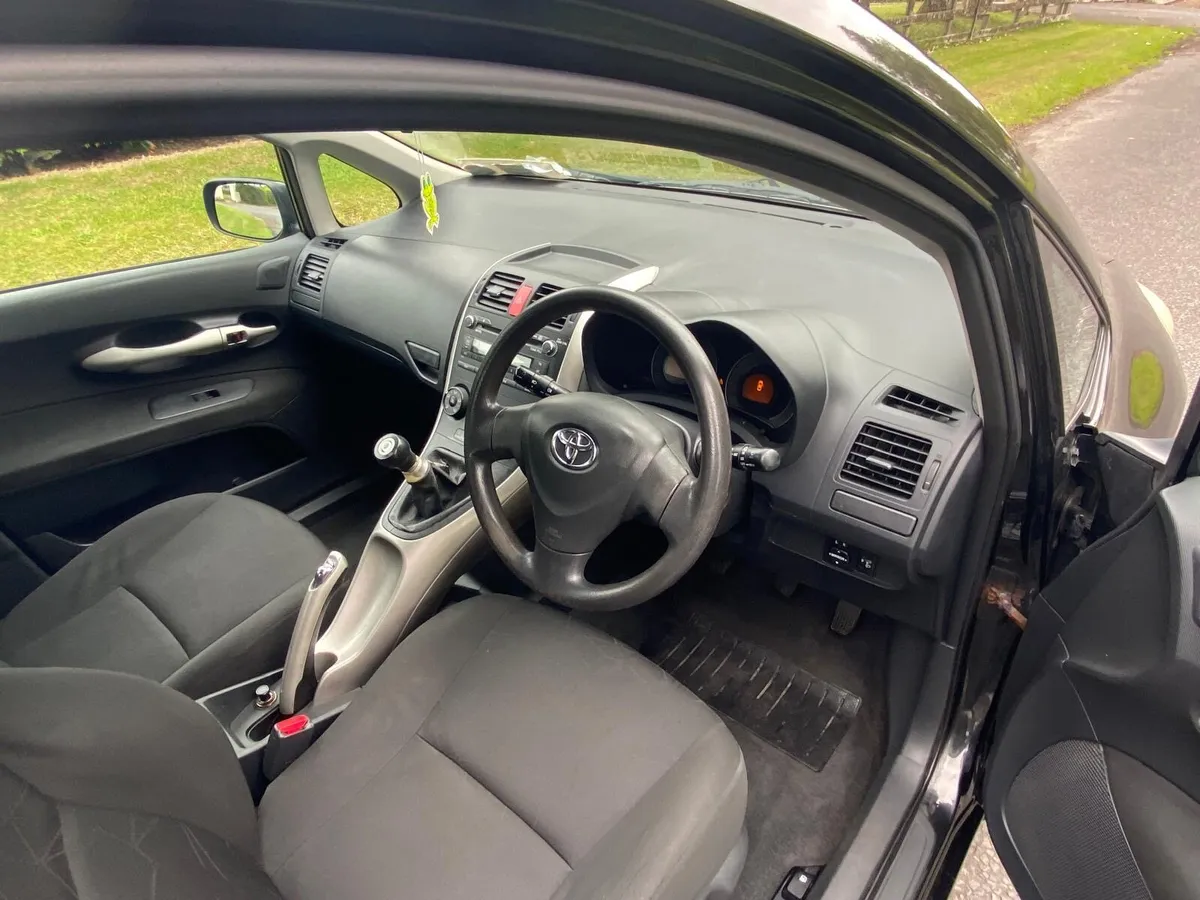 Toyota Auris - Image 4