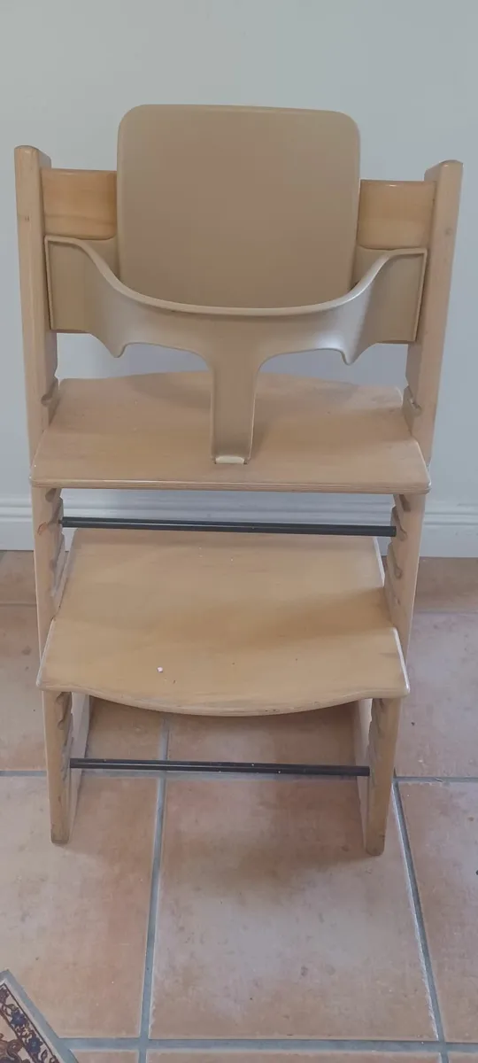 High chair - Image 1