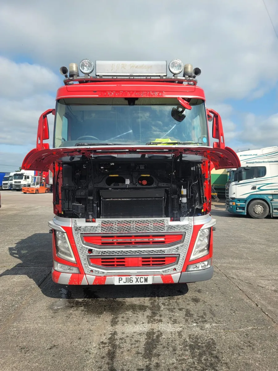2016 Volvo FH 460 Low Roof Tipping Gear Tested - Image 4