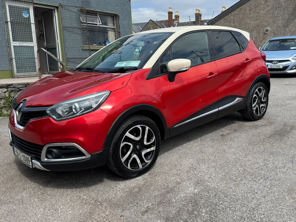 Renault Captur Signature high spec - Image 3