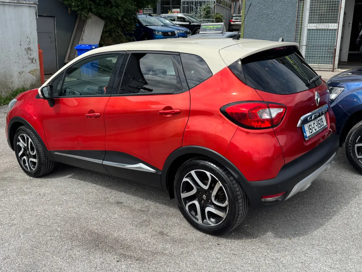 Renault Captur Signature high spec - Image 4
