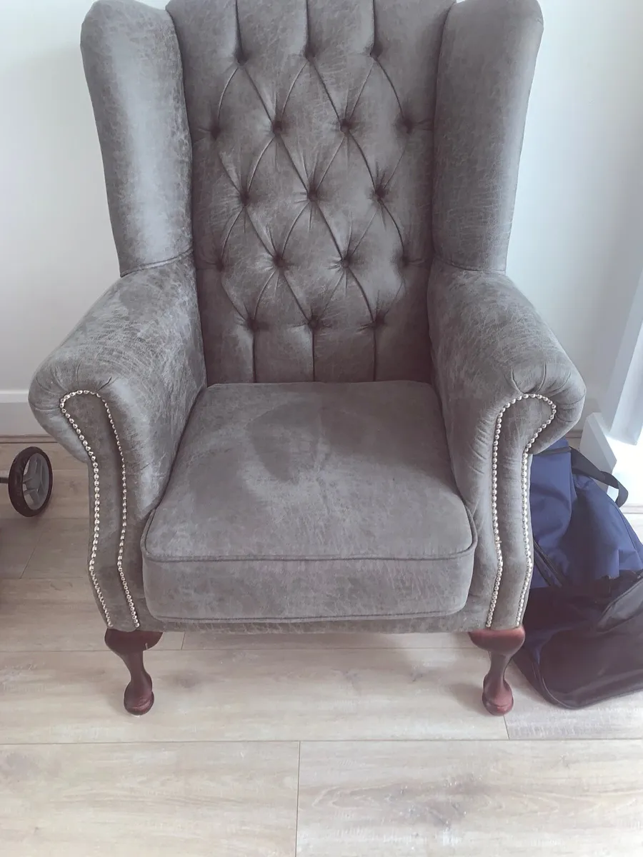 Chesterfield - Image 2