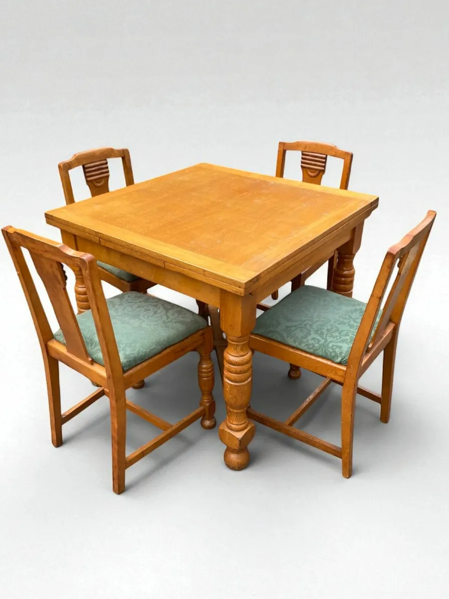 Vintage Table and Chairs x 4 - Extending - Image 1