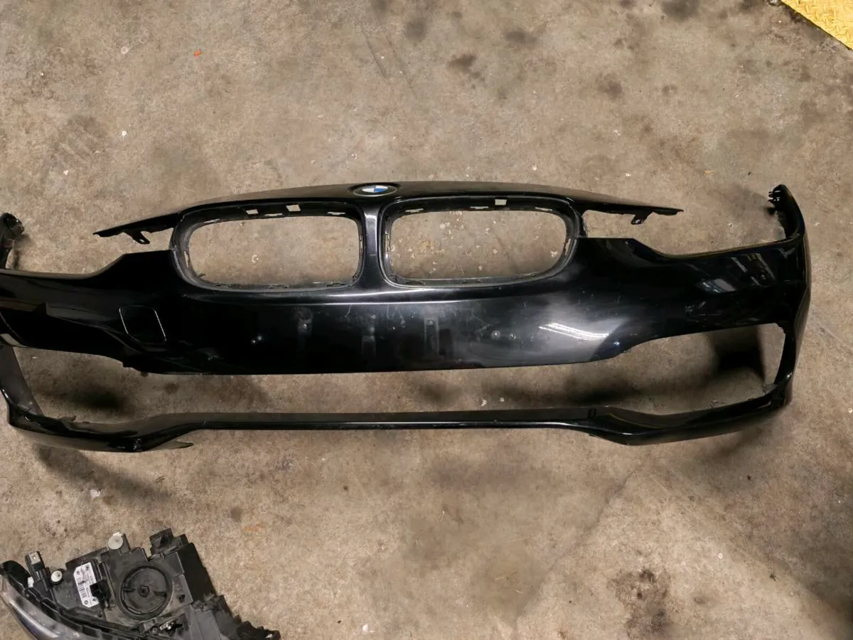 Bmw bumper and headlight - Image 1