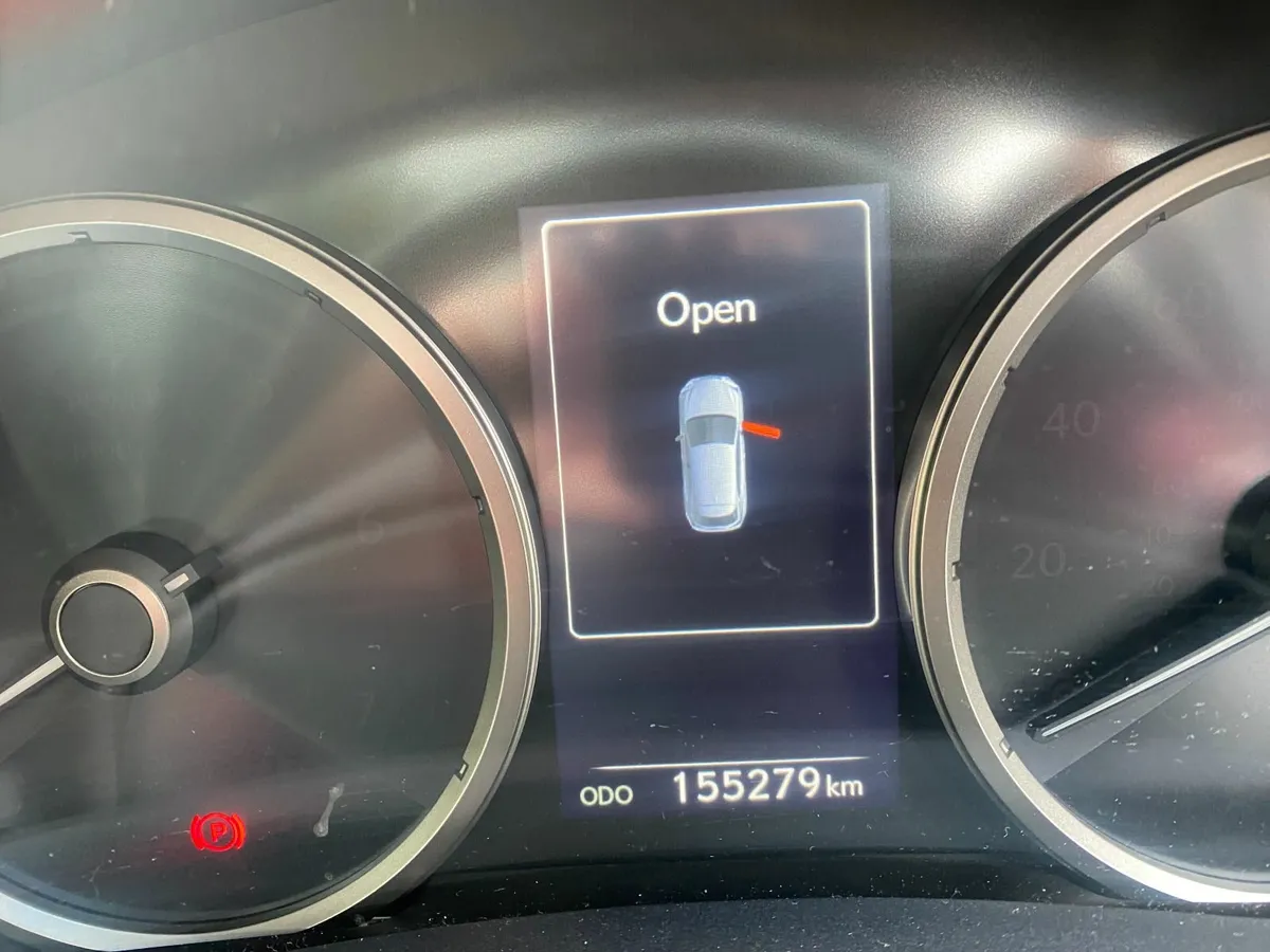 Lexus NX 2018 - Image 2