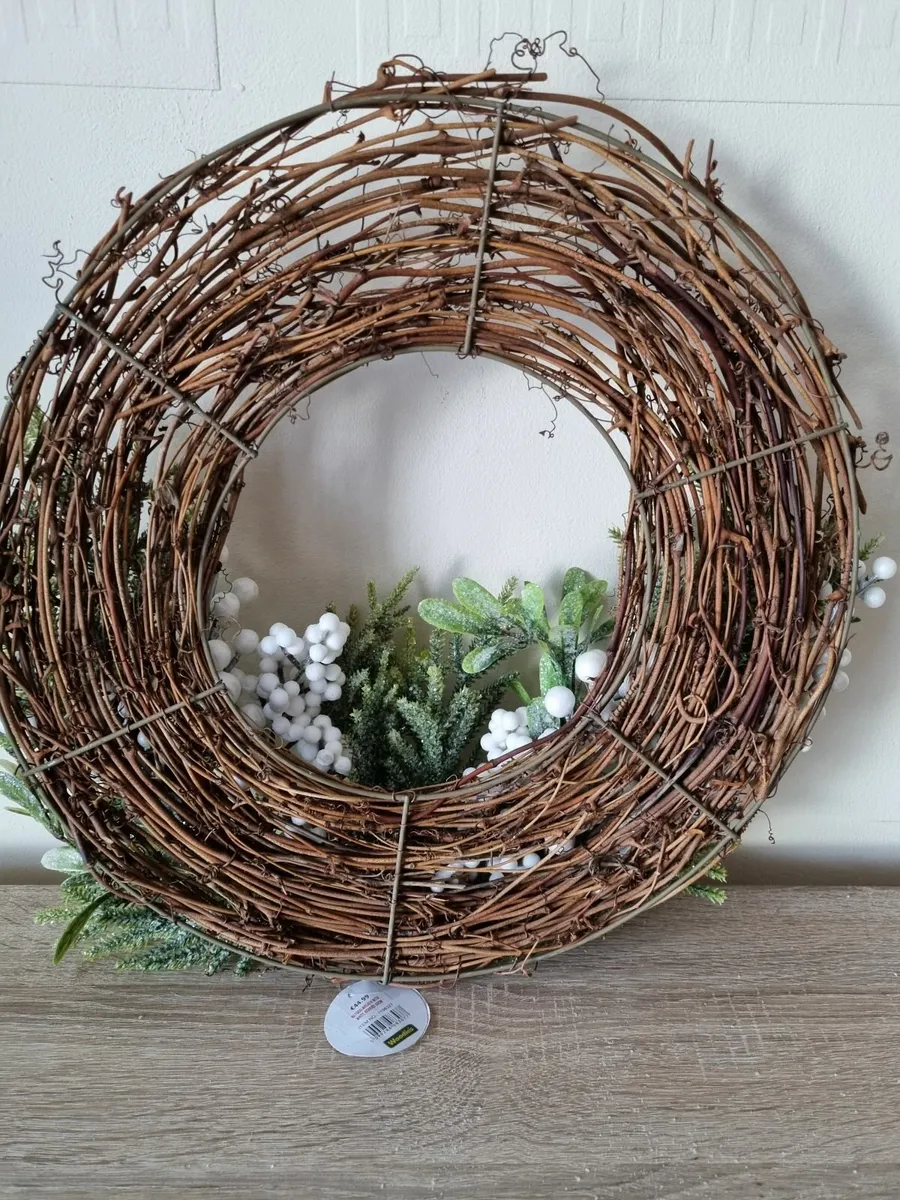 Natural wreath with white berries 50cm - NEW - Image 4