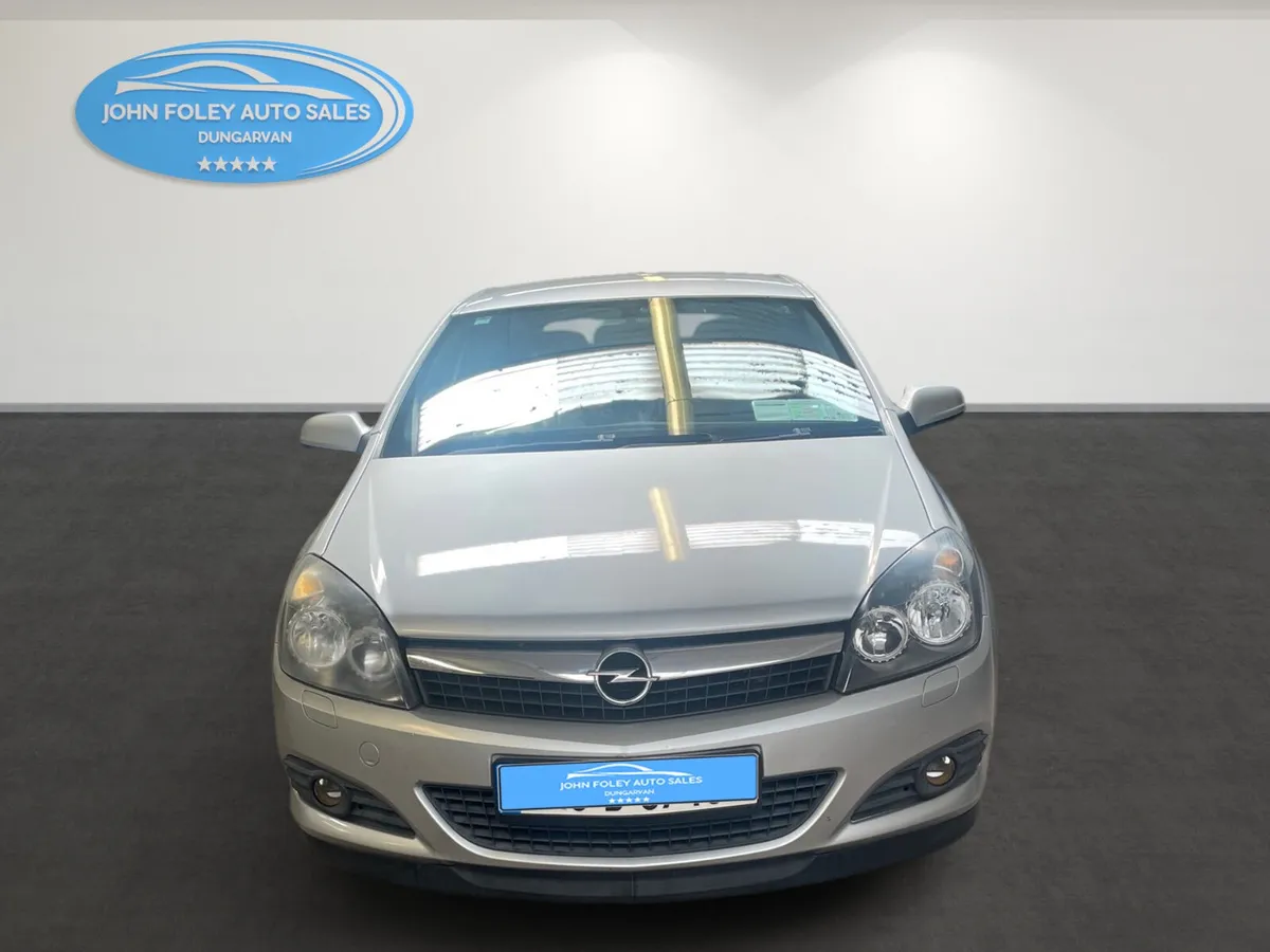 2010-Opel-Astra 1.4 SXI-3 door - Image 2