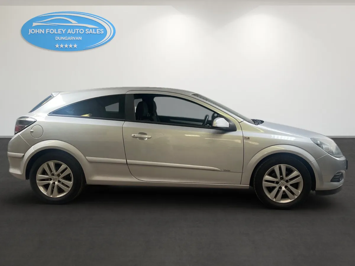 2010-Opel-Astra 1.4 SXI-3 door - Image 4