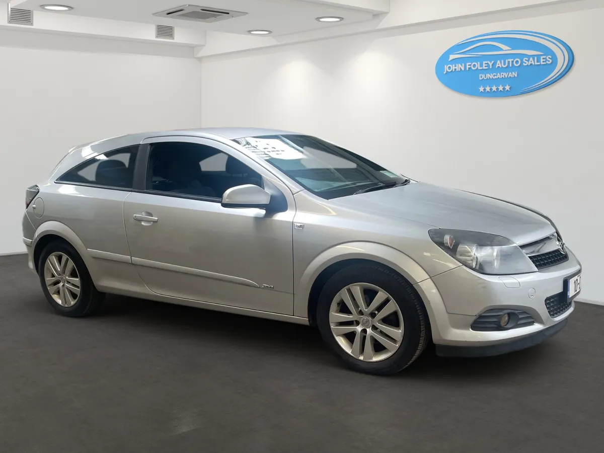 2010-Opel-Astra 1.4 SXI-3 door - Image 3