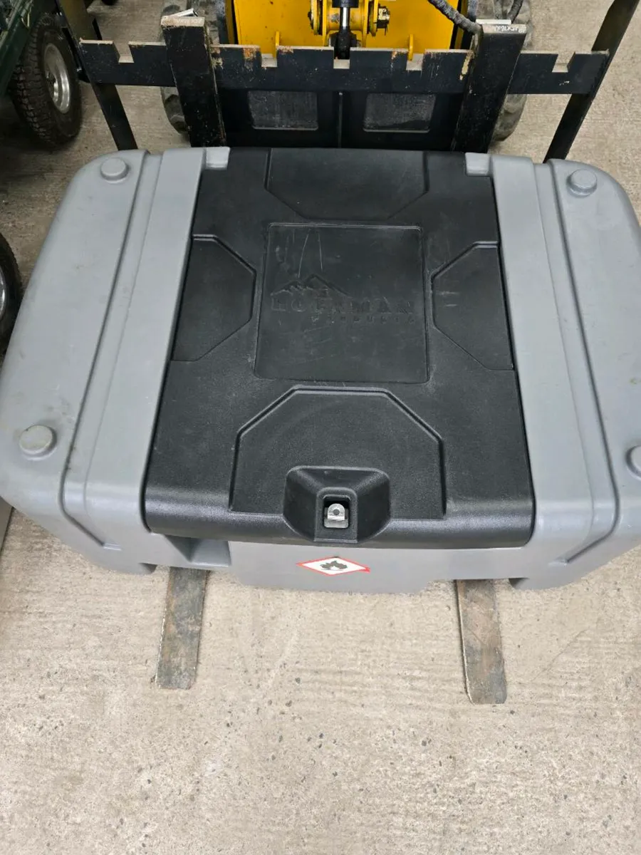 Fuel tank - Image 1