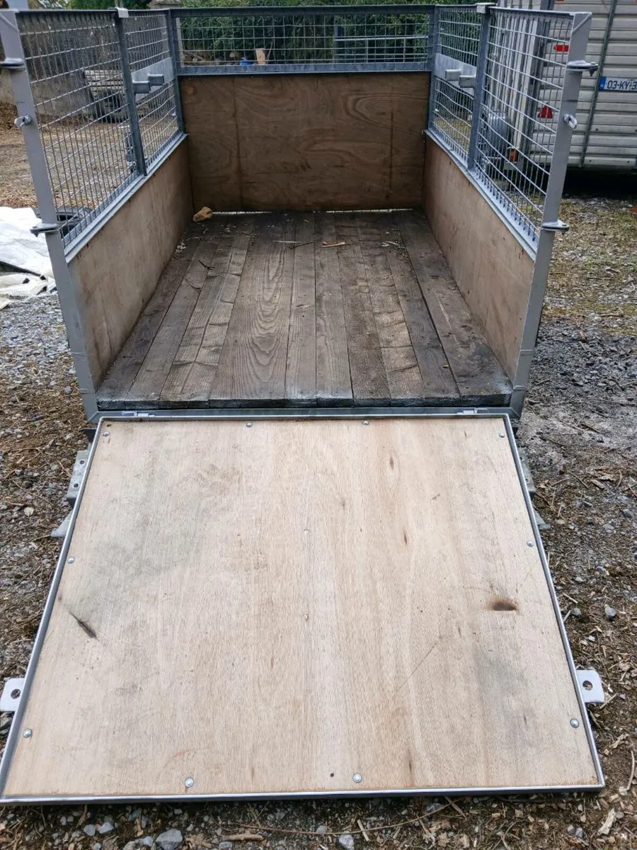 Trailer - Image 3