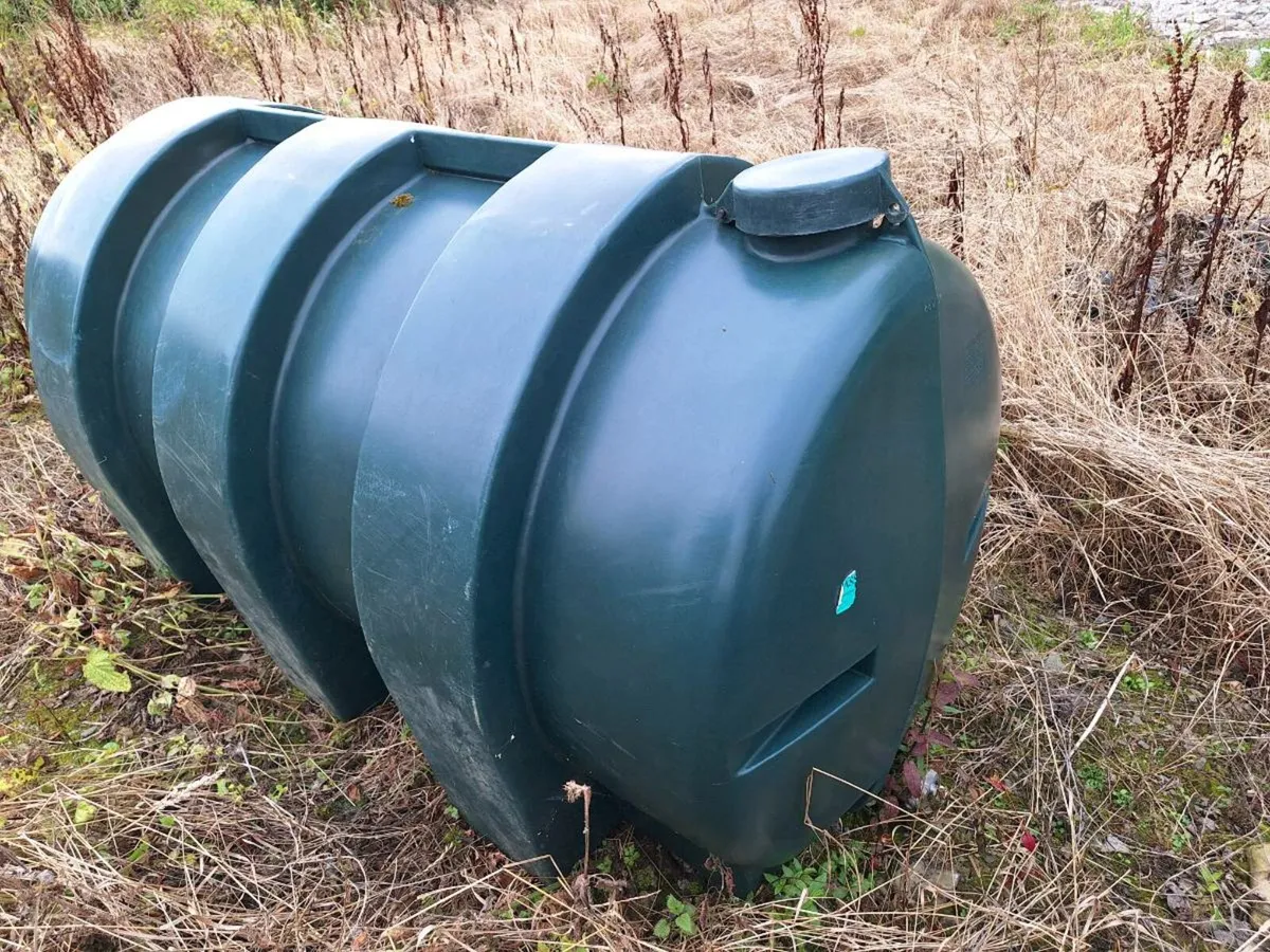 Oil tank