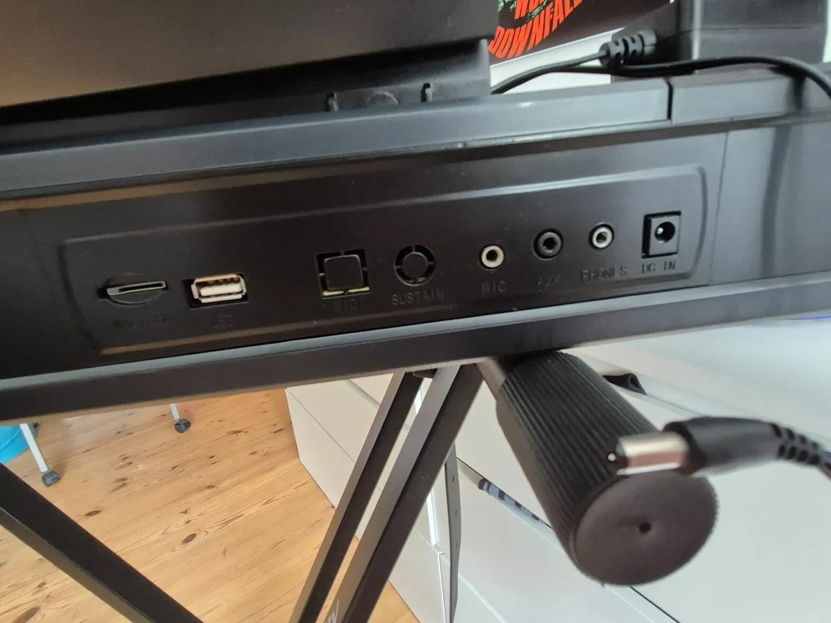 RockJam RJ461  61 key electric keyboard + stand - Image 2