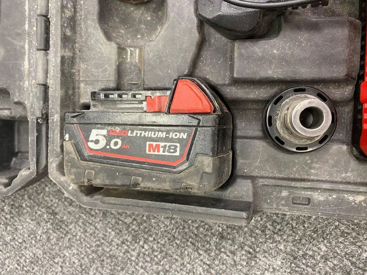 Milwaukee M18 CHPX SDS Drill + 2x 5AH Batts + Chrg - Image 4