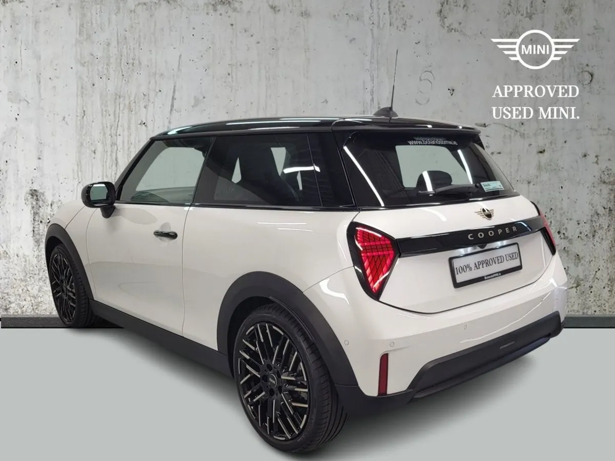MINI Cooper Cooper Classic Auto - Image 4