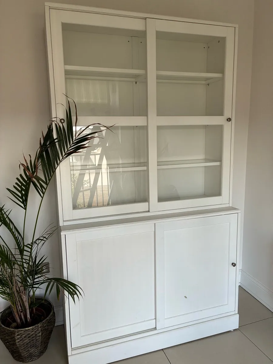 Kitchen dresser