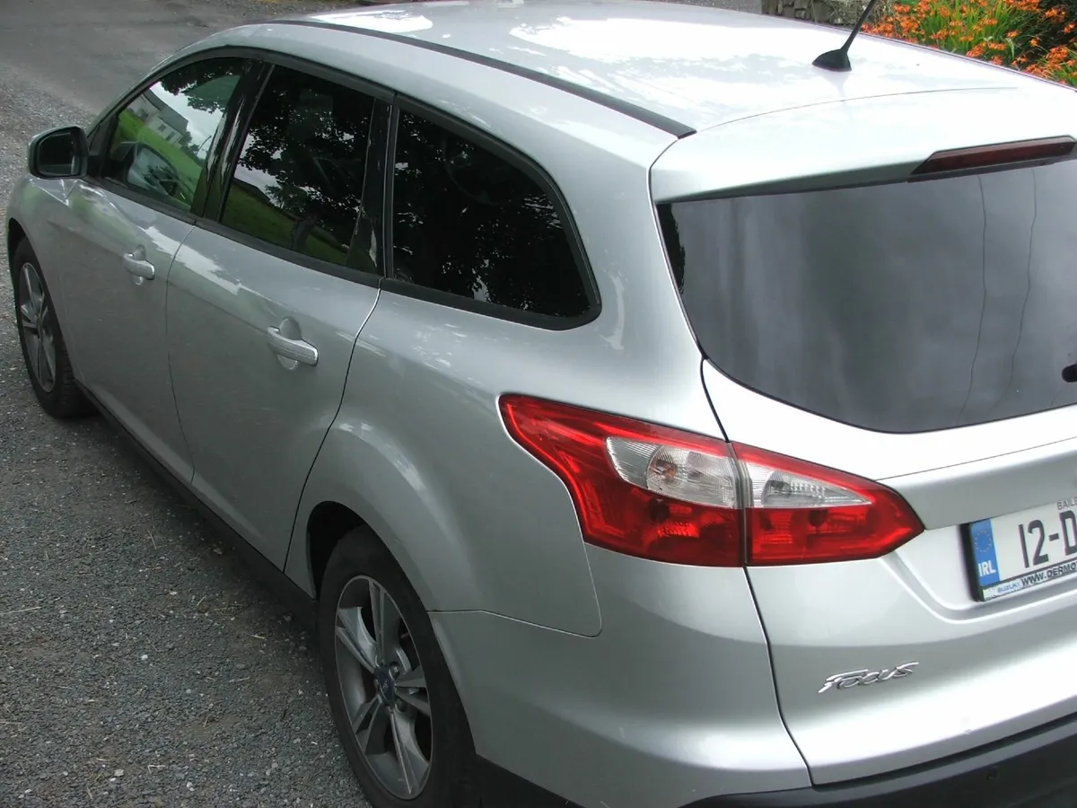 Ford Focus 2012 - Image 2