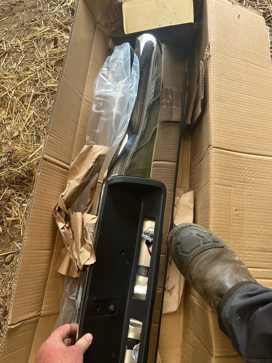 2008 Hilux bumper and spats and bull bar - Image 1
