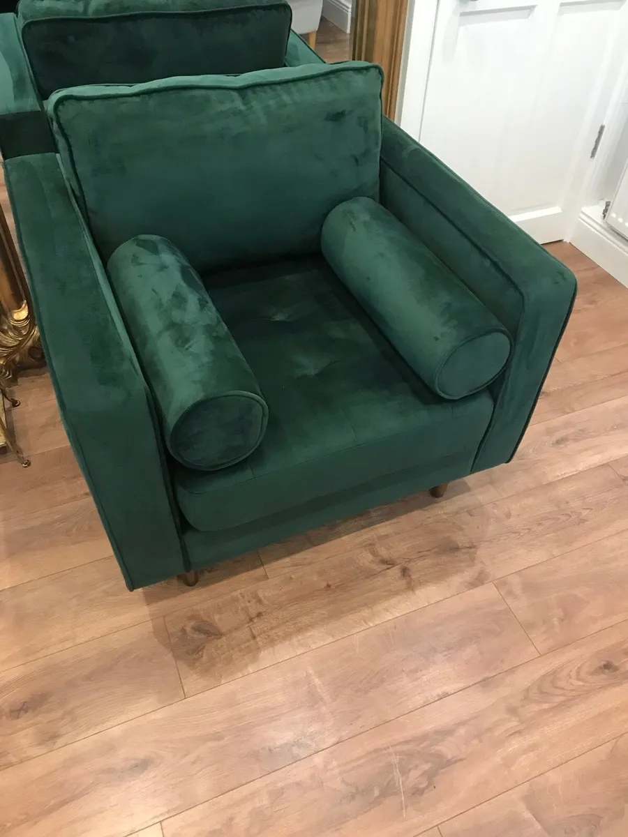 Beautiful Emerald green chair - Image 4