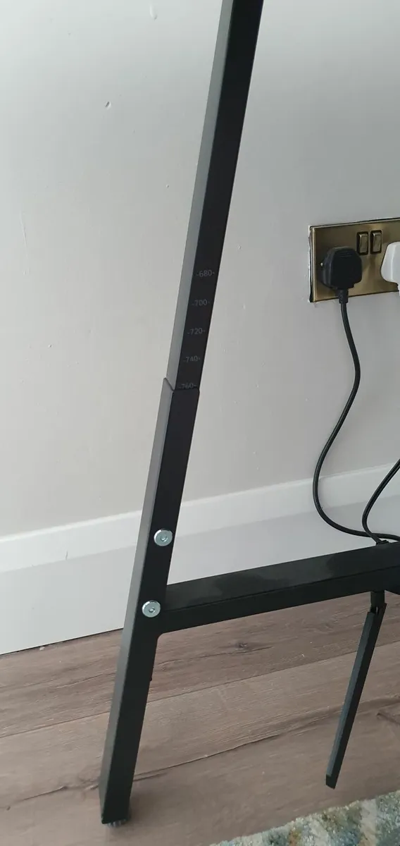 Gaming Desk with bulit cable tidy - Image 3