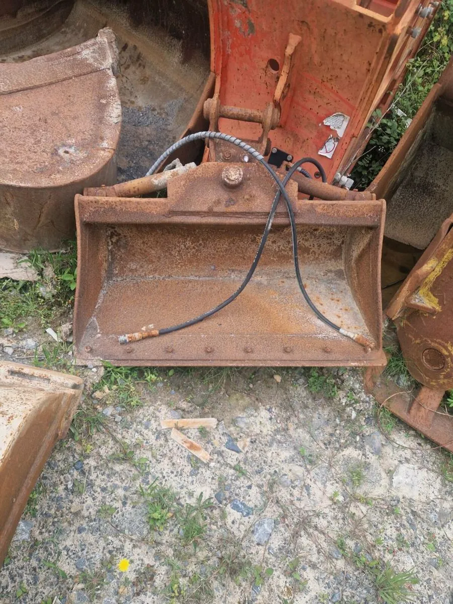 Tilt bucket for 5 8 Ton - Image 1