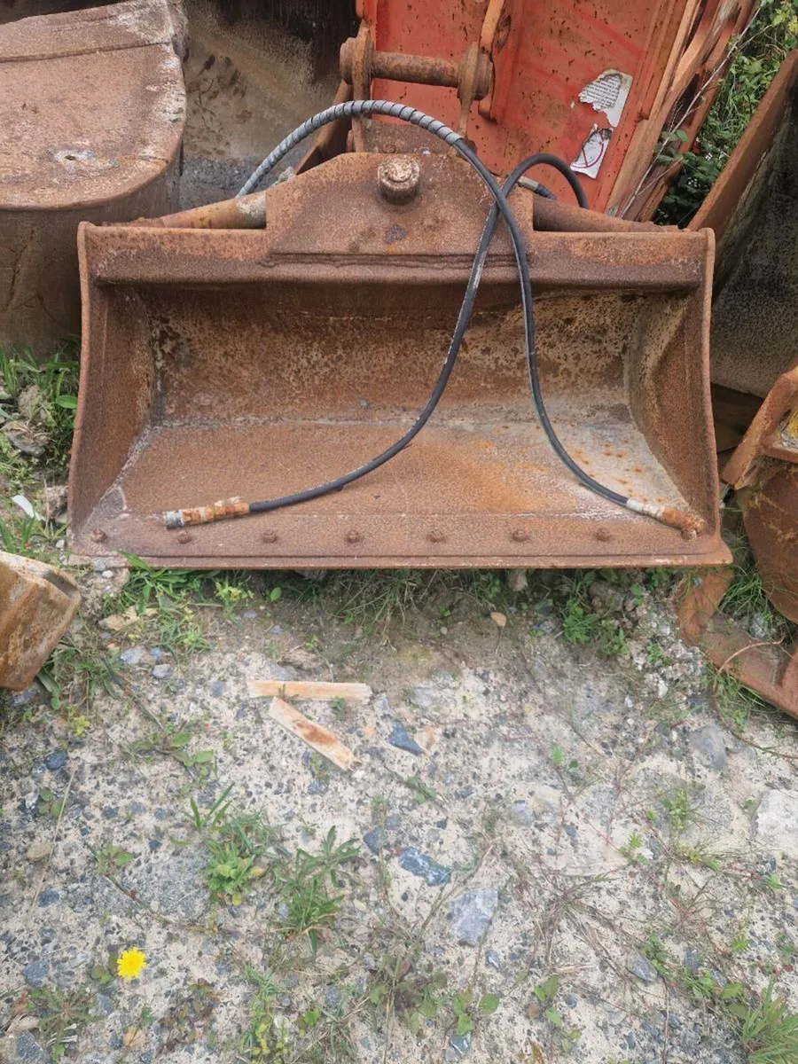 Tilt bucket for 5 8 Ton - Image 3
