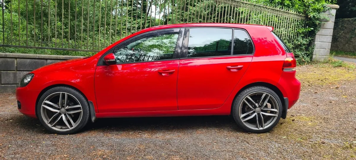 Volkswagen Golf 2013 1.6tdi 90HP - Image 3