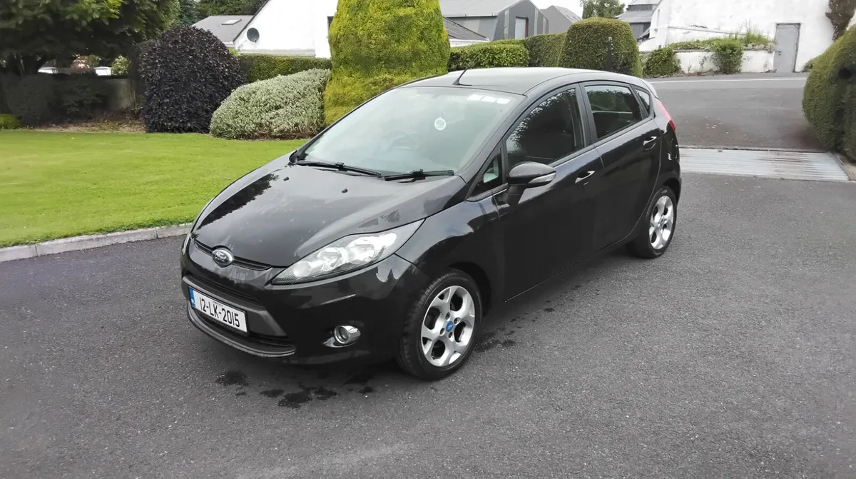 FORD FIESTA  1.2 ZETEC...LOW MILES - Image 1