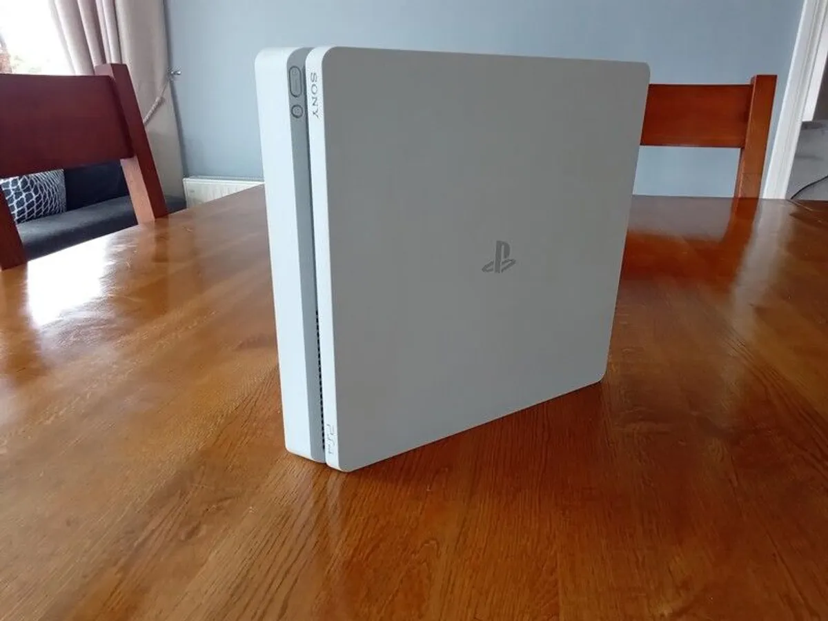 PS4 white slim, perfect condition - Image 1