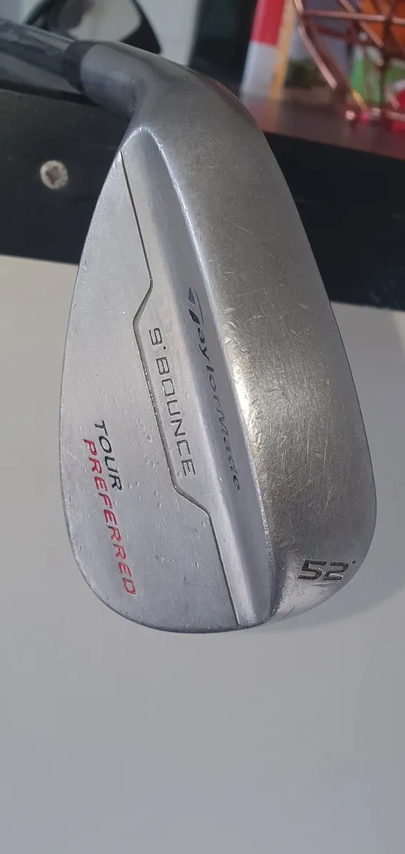 LEFT HANDED TAYLORMADE TOUR PREFERED SW - Image 1