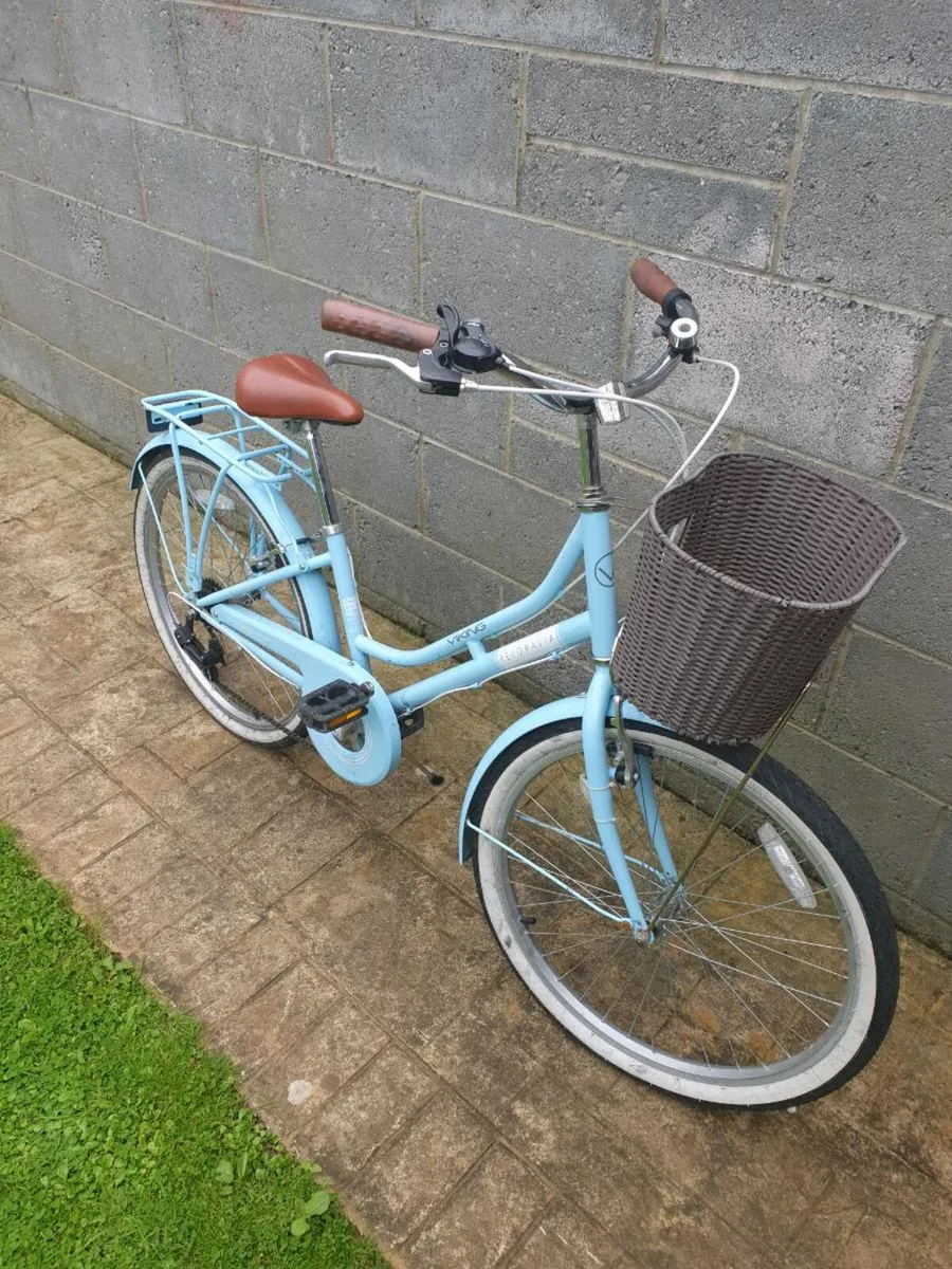 GIRLS 24 INCH BICYCLE - Image 2