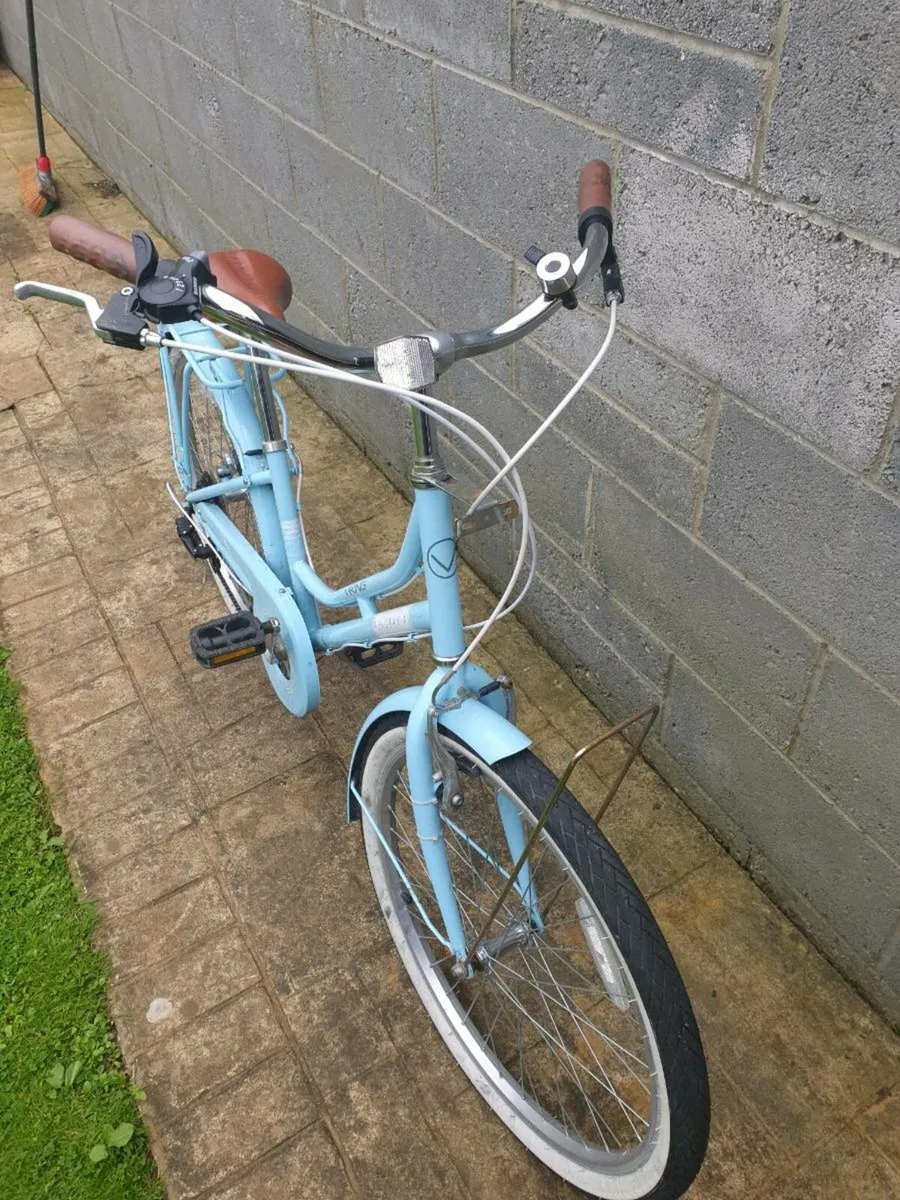 GIRLS 24 INCH BICYCLE - Image 4