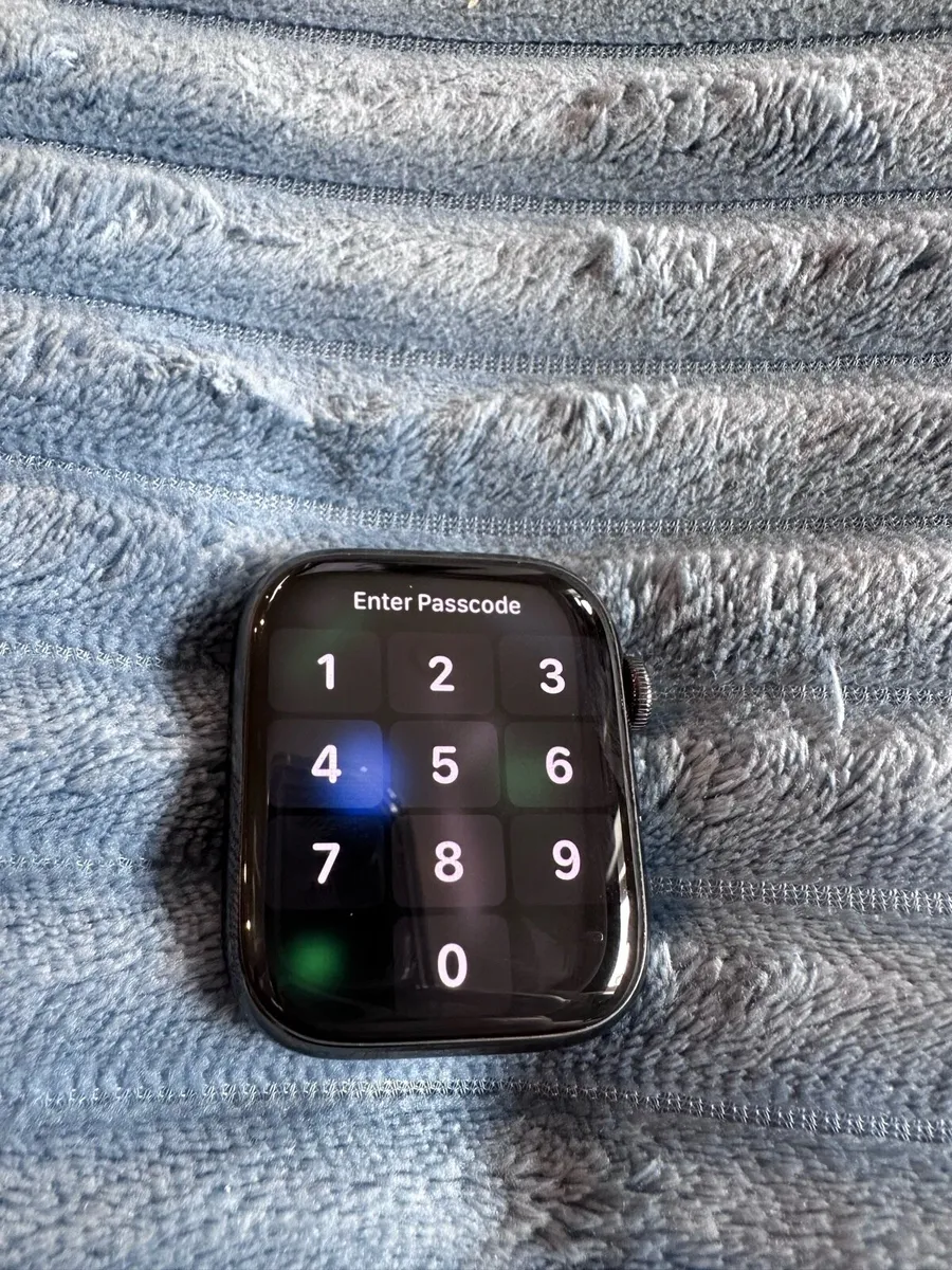 Apple Watch 9 Stainless Steel 45mm - Image 1
