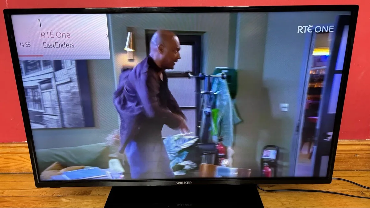 40” Walker Smart TV - Image 4
