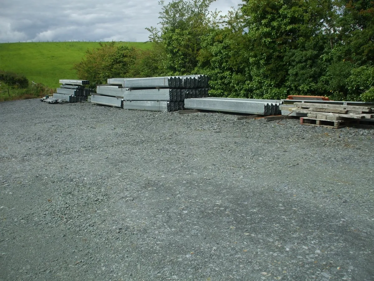 crash barrier new - Image 1